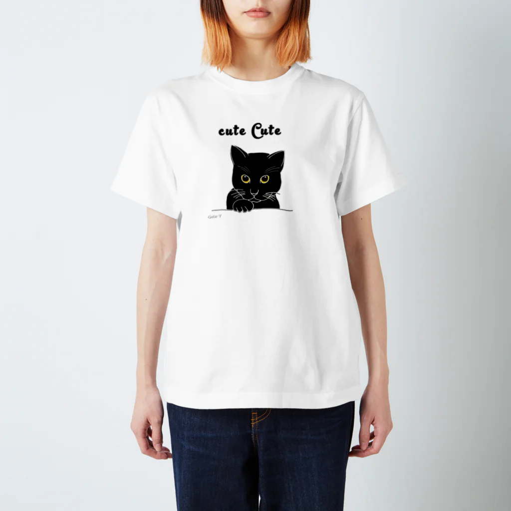 ゴータ・ワイの女黒猫 Regular Fit T-Shirt