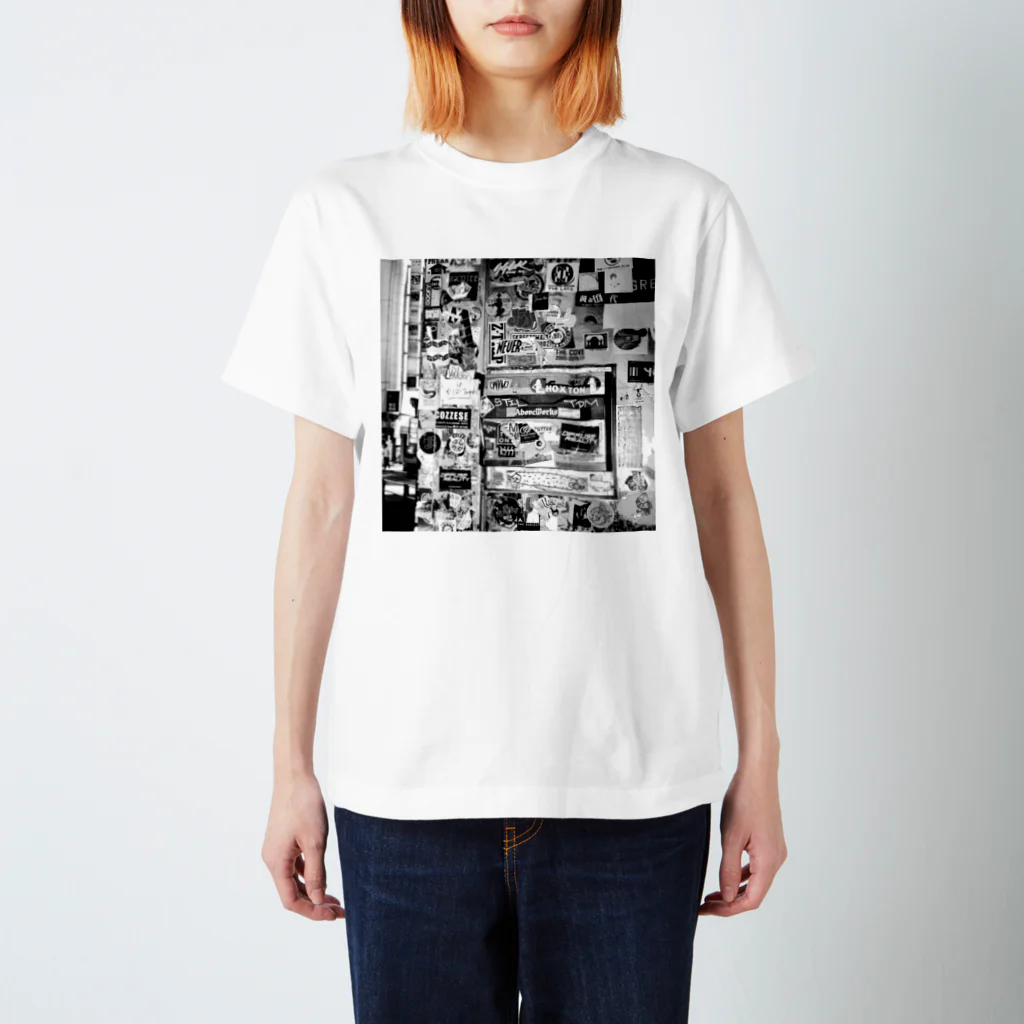 kio photo worksのShibuya wall photo スタンダードTシャツ