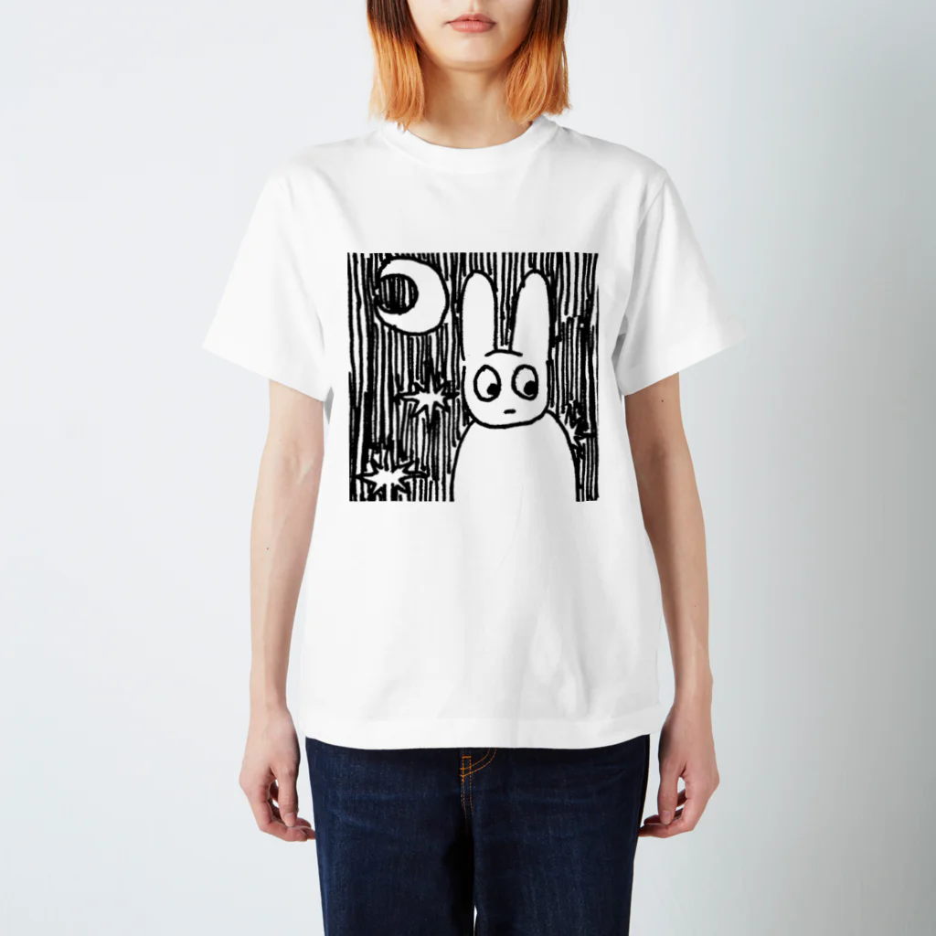 魔女オランジーナのうさぎのピョートル ピョートルと夜 Regular Fit T-Shirt