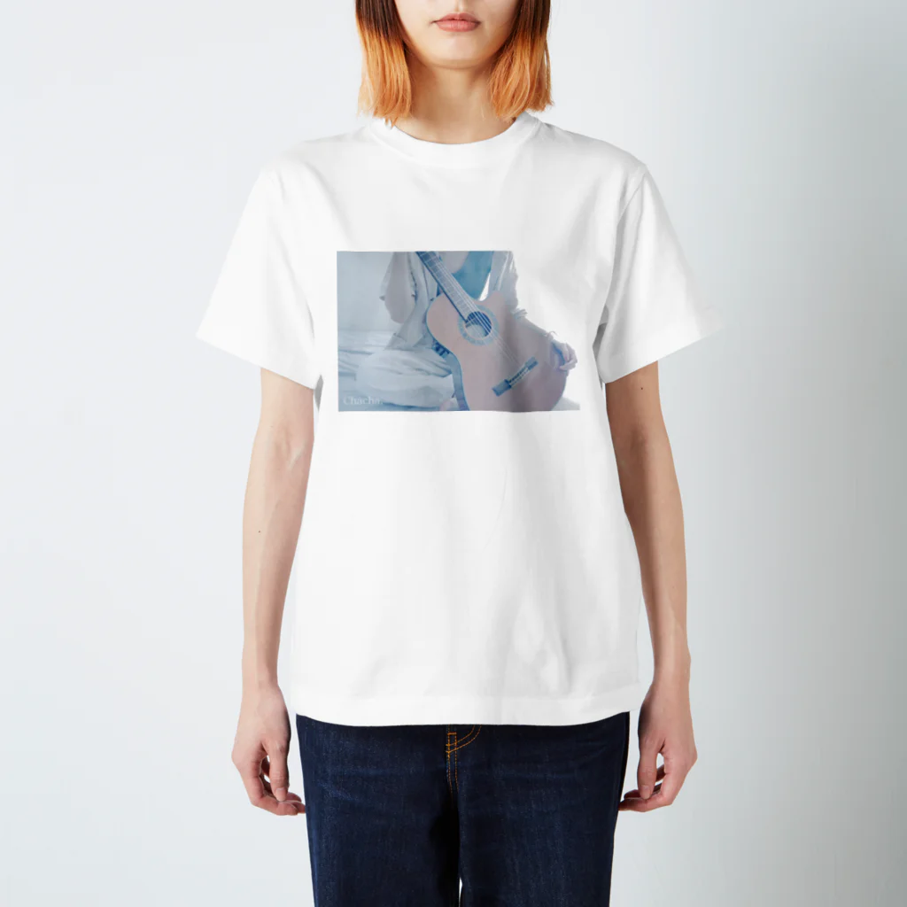 月で拾ったあの欠片のギターなあの子 Regular Fit T-Shirt