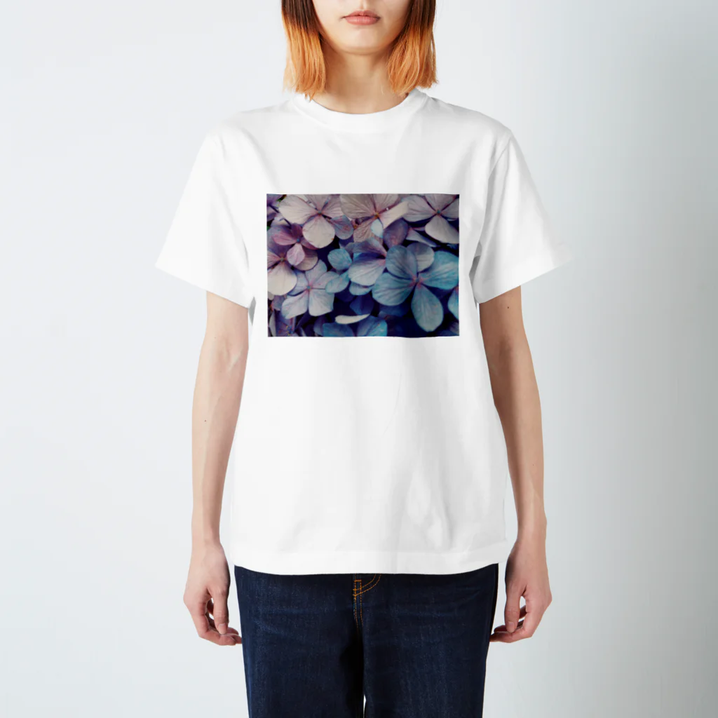 yanagiのhydrangea Regular Fit T-Shirt