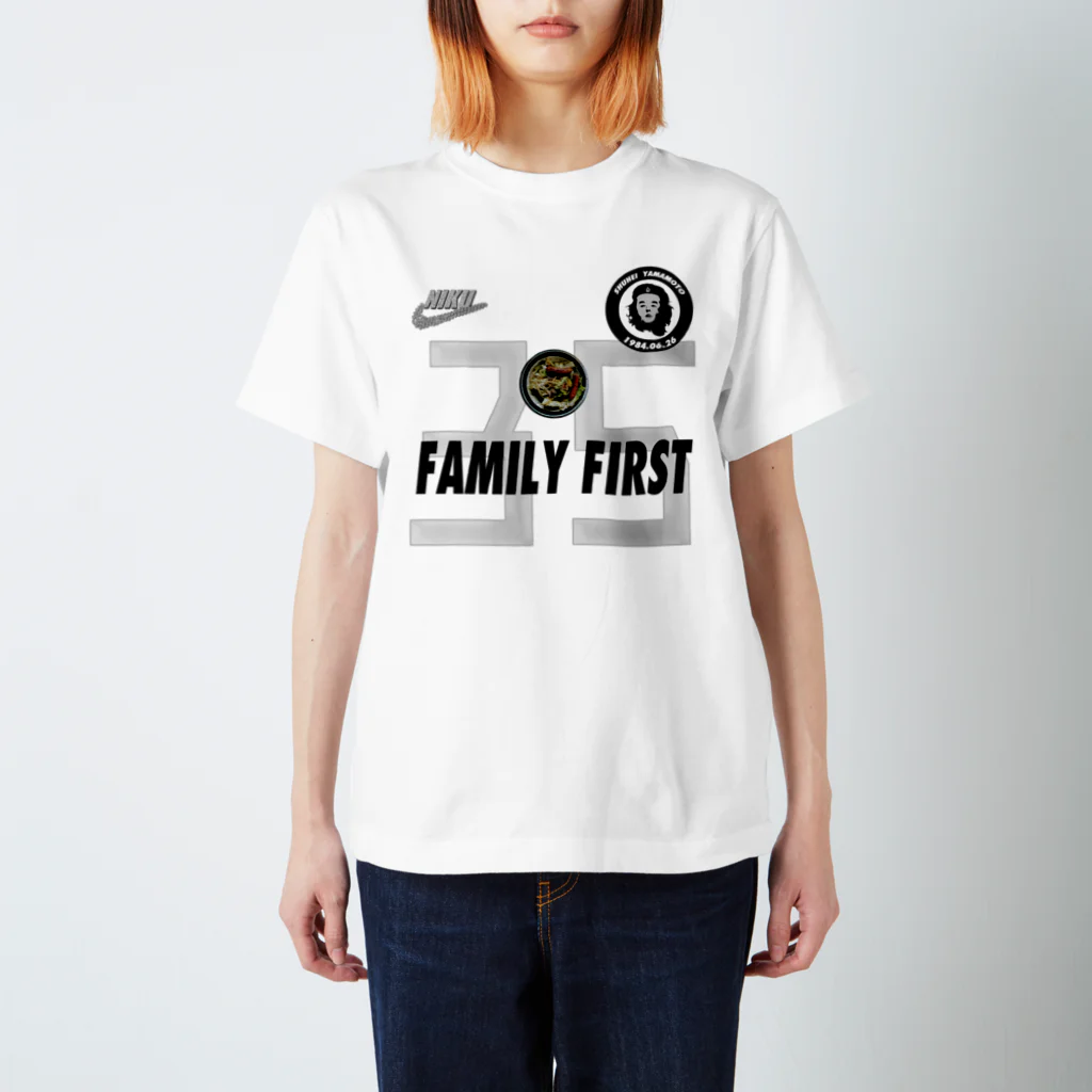 山本修平F.C　　のファミリーファースト Regular Fit T-Shirt