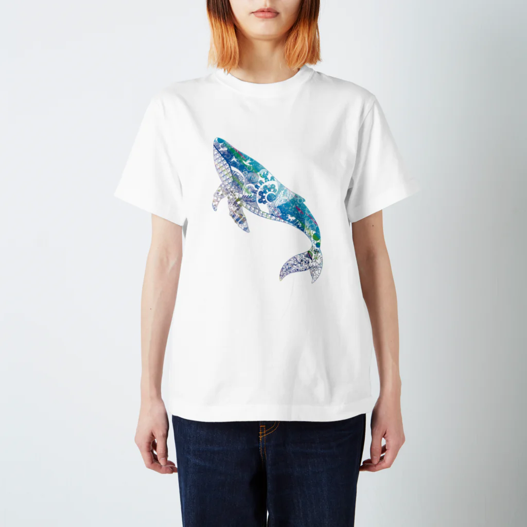 切り絵作家カジタミキの切り絵のクジラ柄 Regular Fit T-Shirt