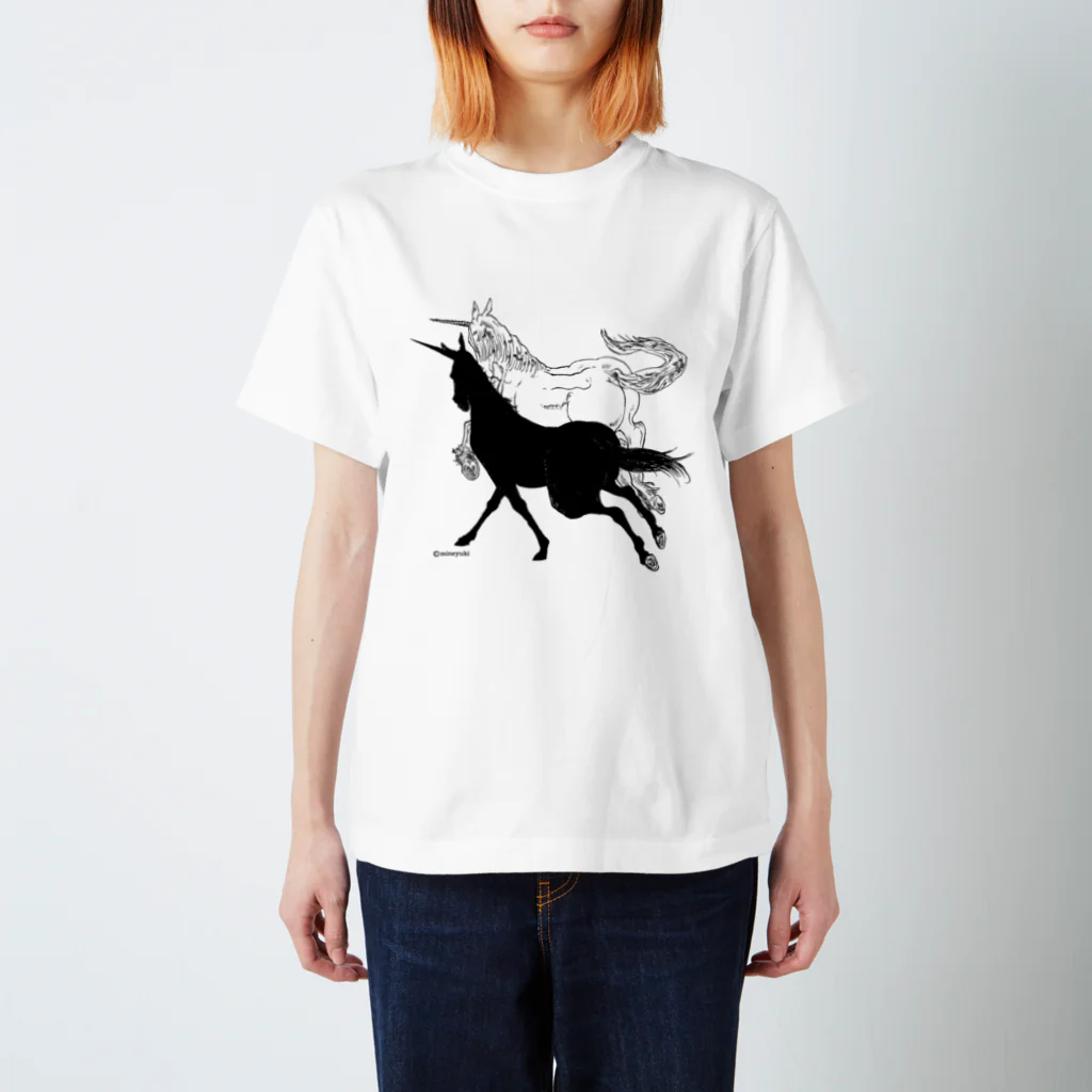 made blueのMonochrome Unicorn スタンダードTシャツ