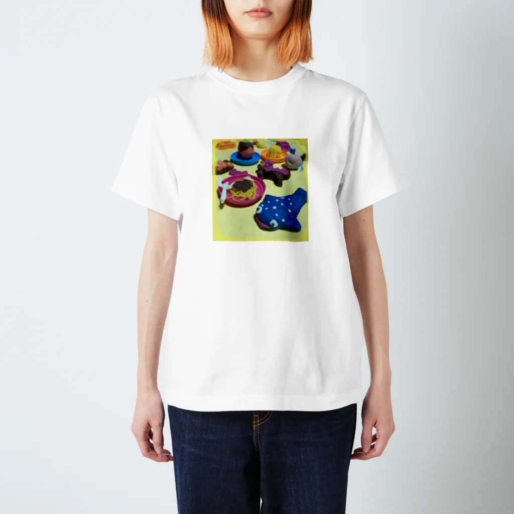 riimaruのジンベエくんのランチタイム Regular Fit T-Shirt
