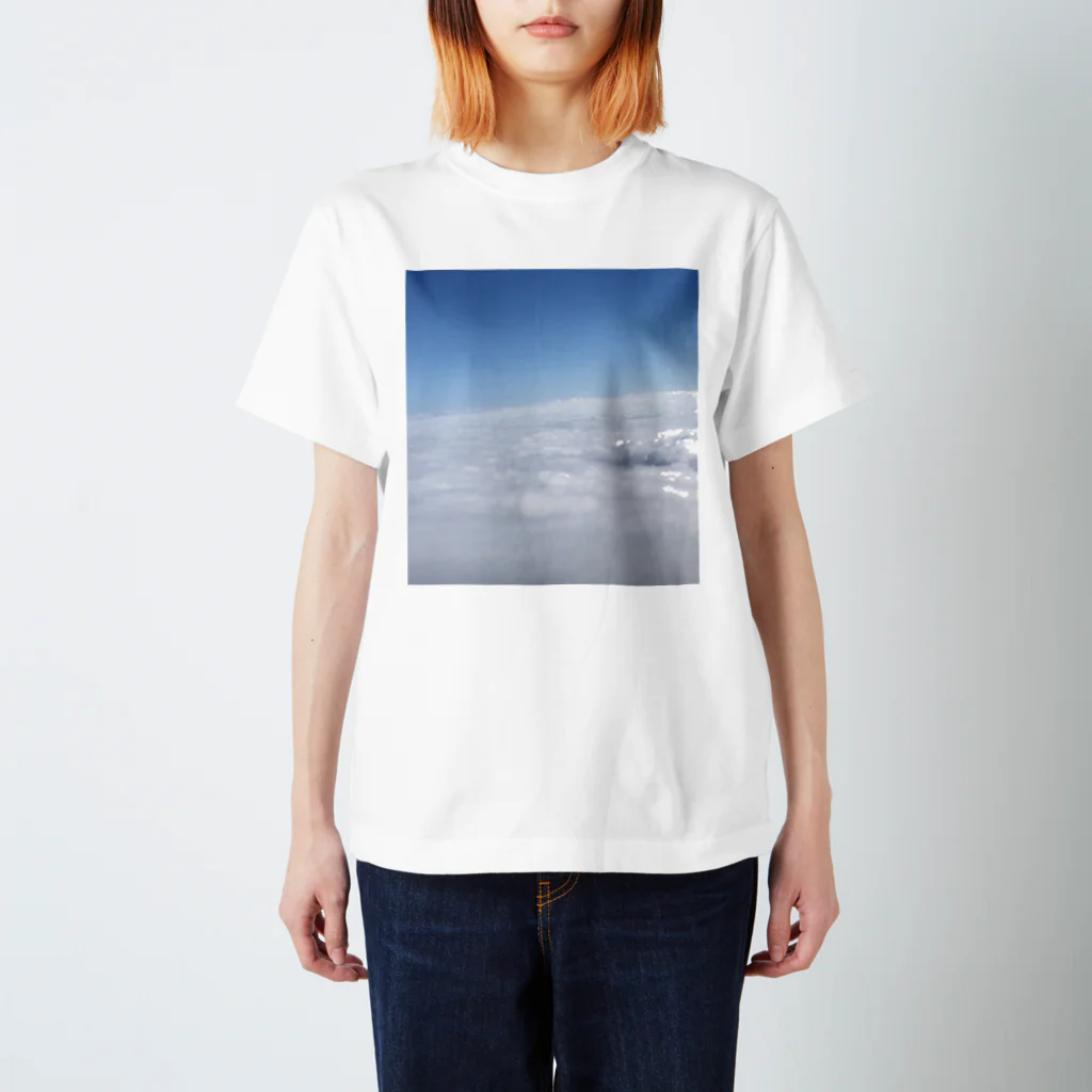 もんたろうの雲の上 Regular Fit T-Shirt