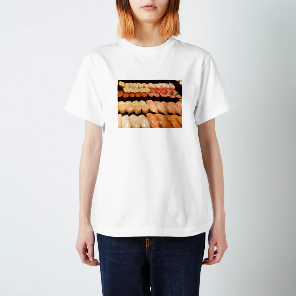 amaiamakunaiのAll I need is Sushi. スタンダードTシャツ