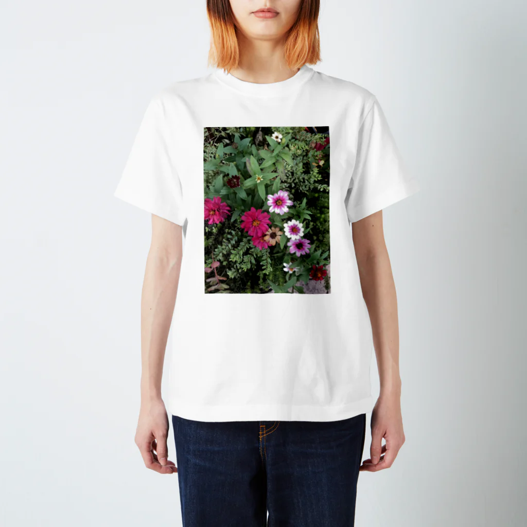 Mika Nomuraの綺麗な花 Regular Fit T-Shirt