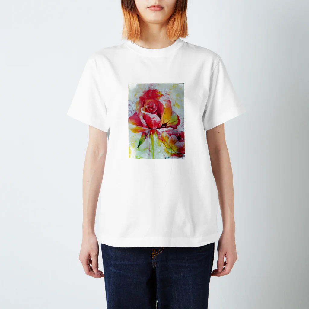 nahoko t.のSweet Roses Regular Fit T-Shirt