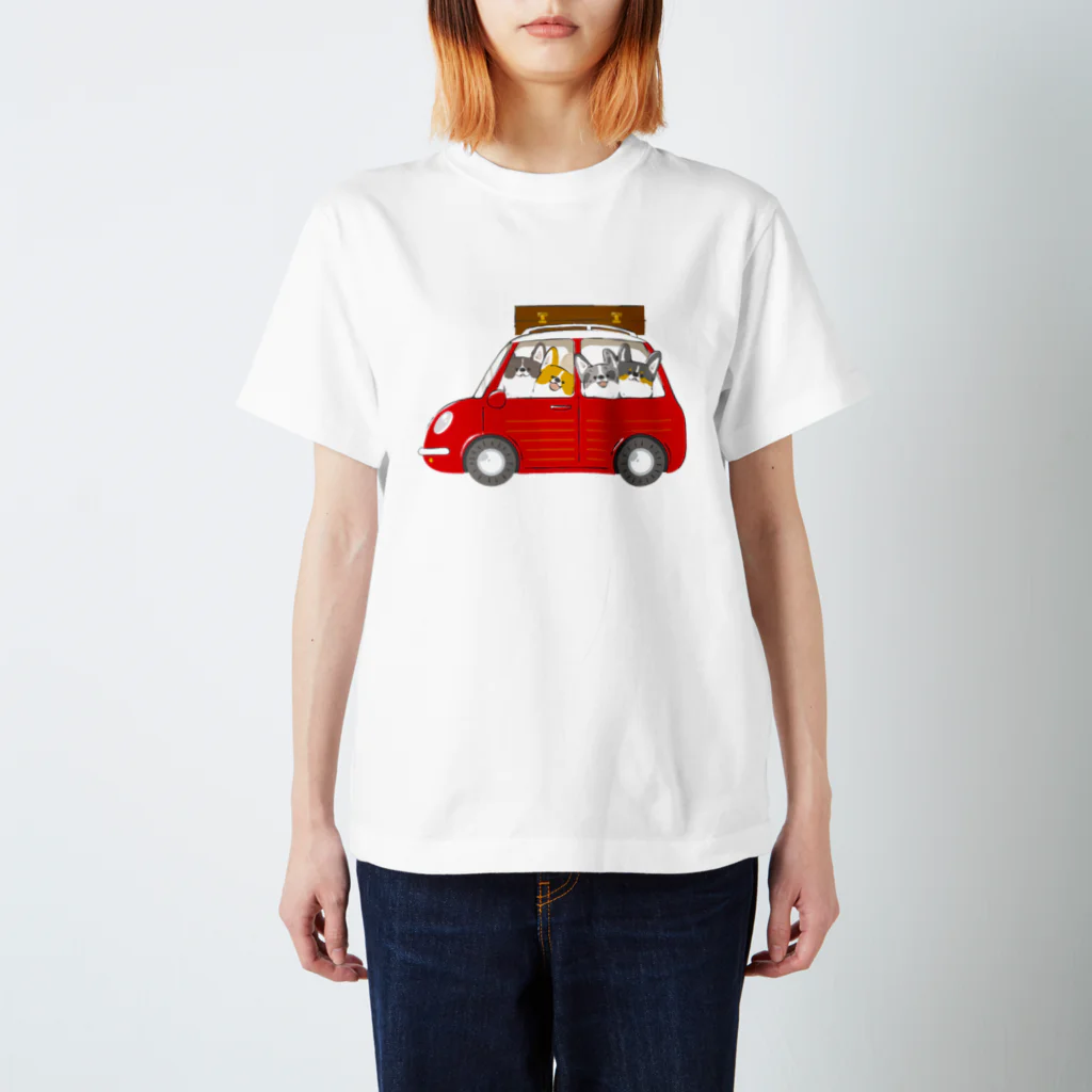 サカモトリエ/イラストレーターのドライブコーギー Regular Fit T-Shirt