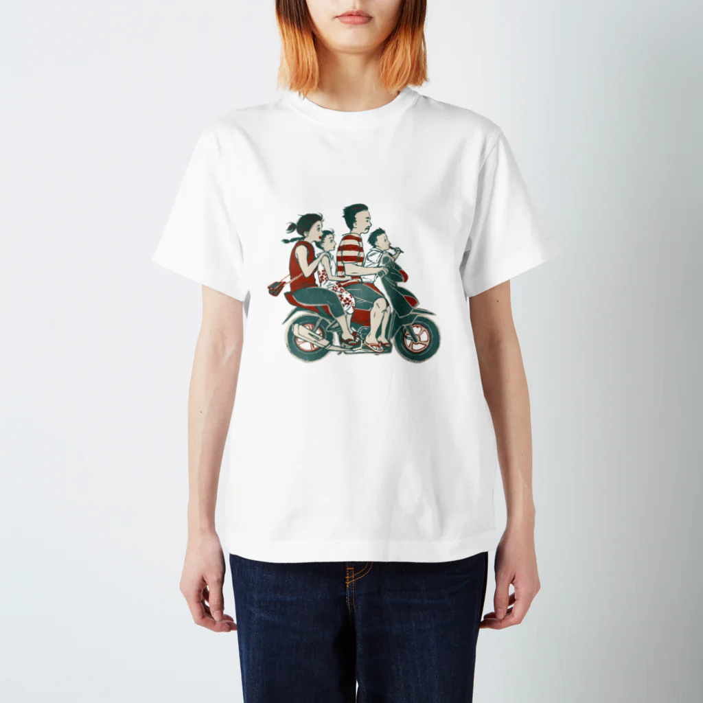 IZANAMI by Akane Yabushitaの【バリの人々】バイク家族乗り スタンダードTシャツ