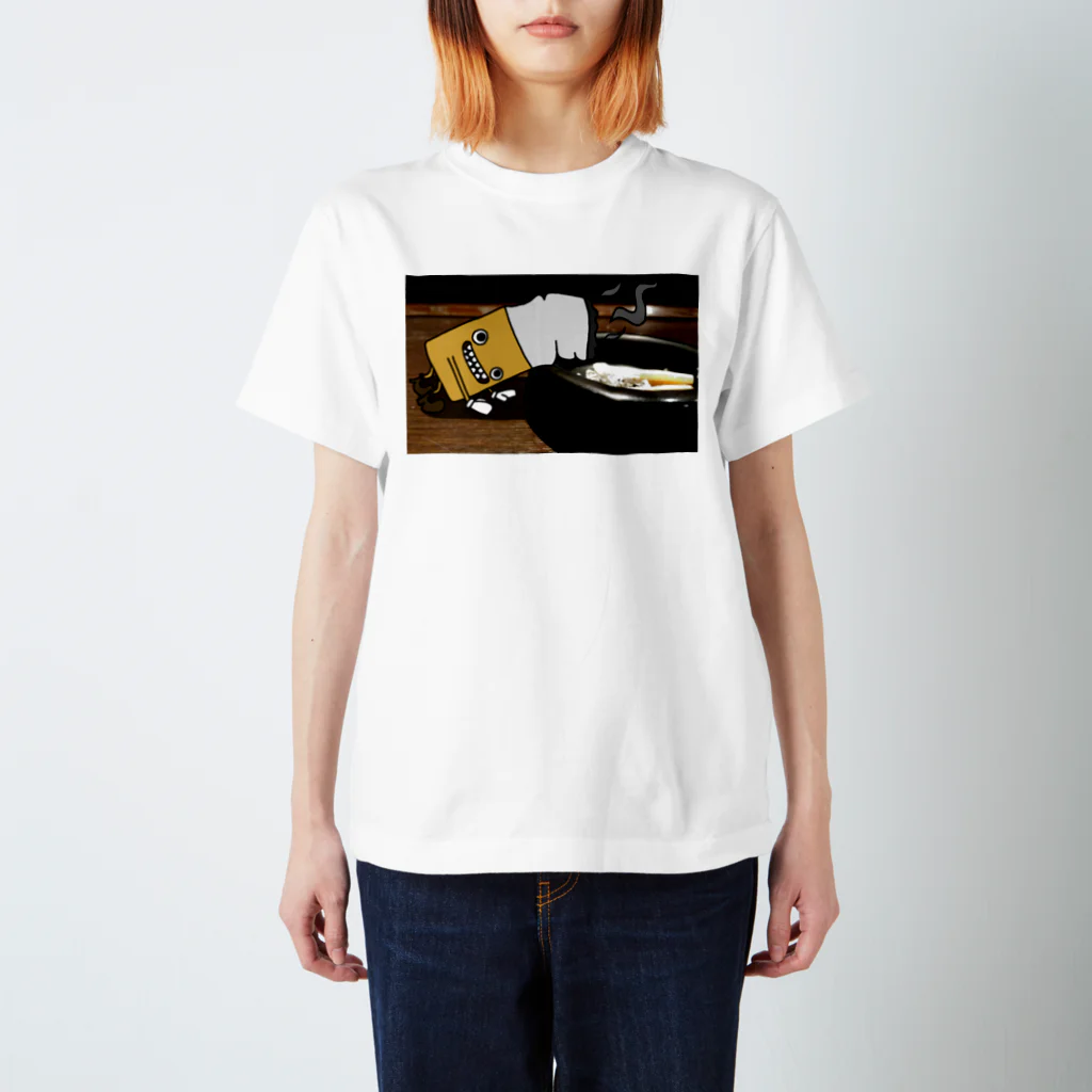 OKASHI NA IKIMONOの灰皿とすいがらくん スタンダードTシャツ