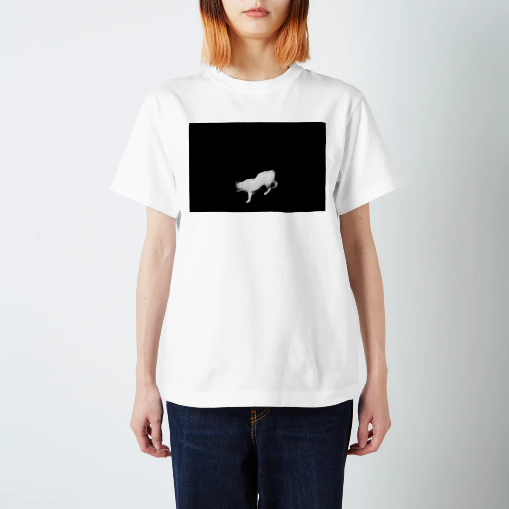 JURIの白猫 Regular Fit T-Shirt