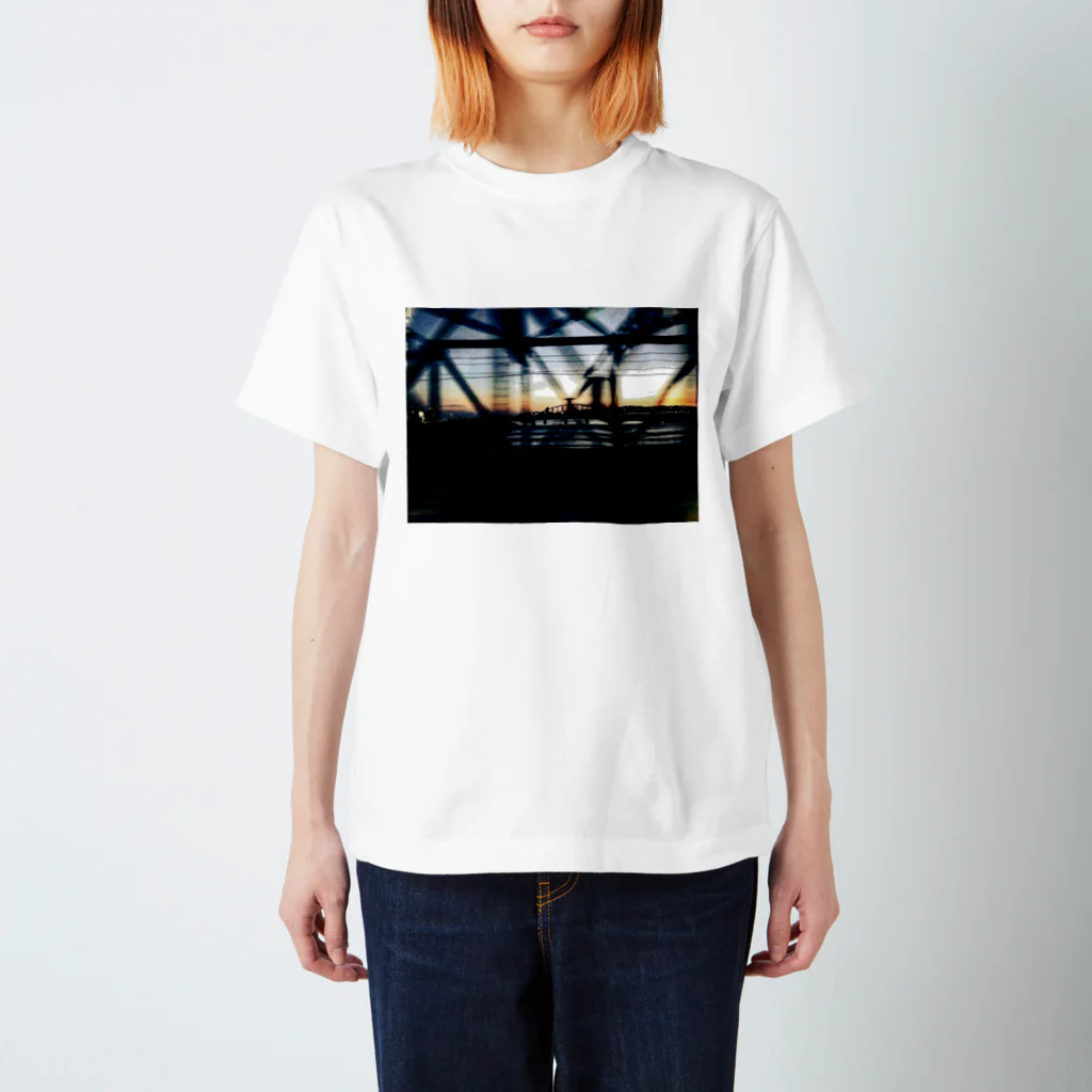 Ttkの鉄橋 Regular Fit T-Shirt