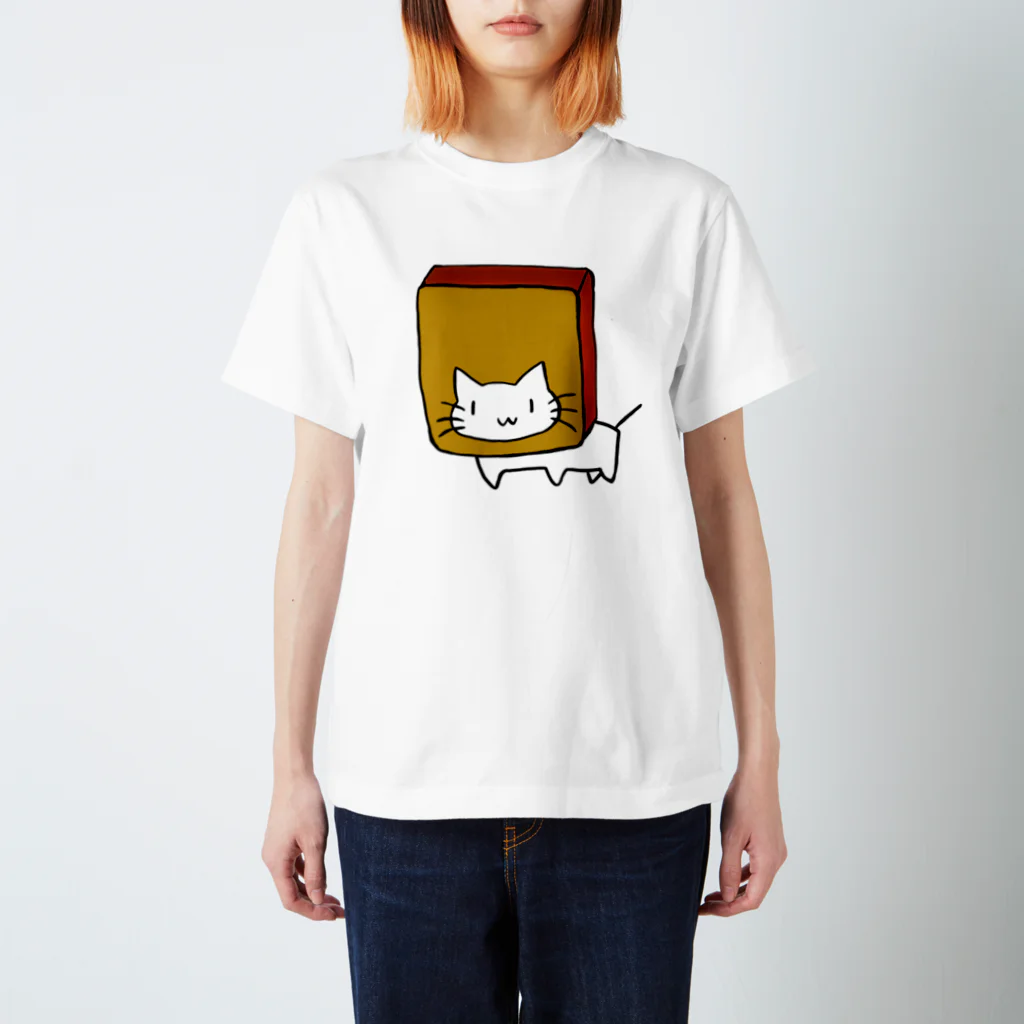 ひねくれ堂のカステラに顔を突っ込む猫 スタンダードTシャツ