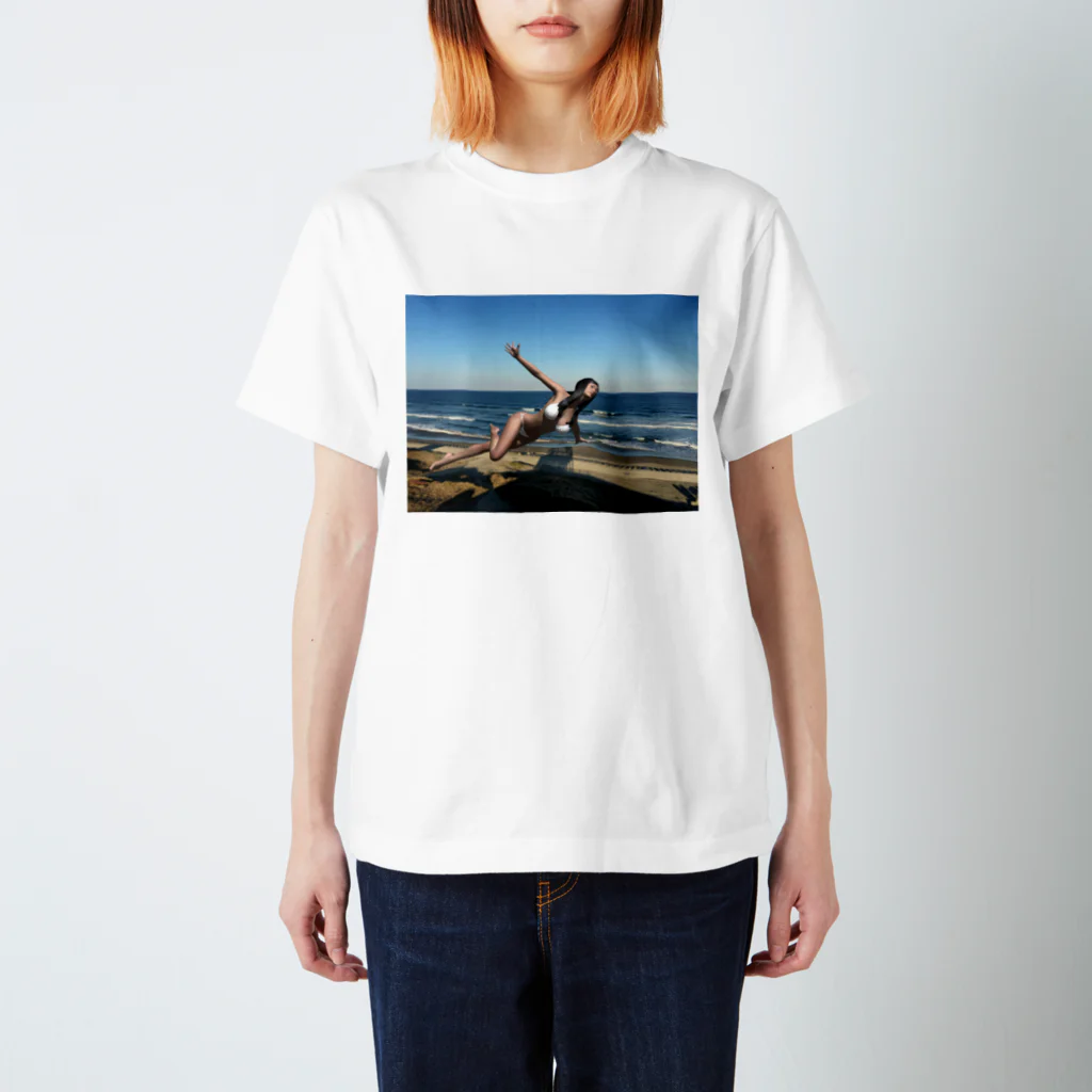 Masakiの冬の海と女 スタンダードTシャツ