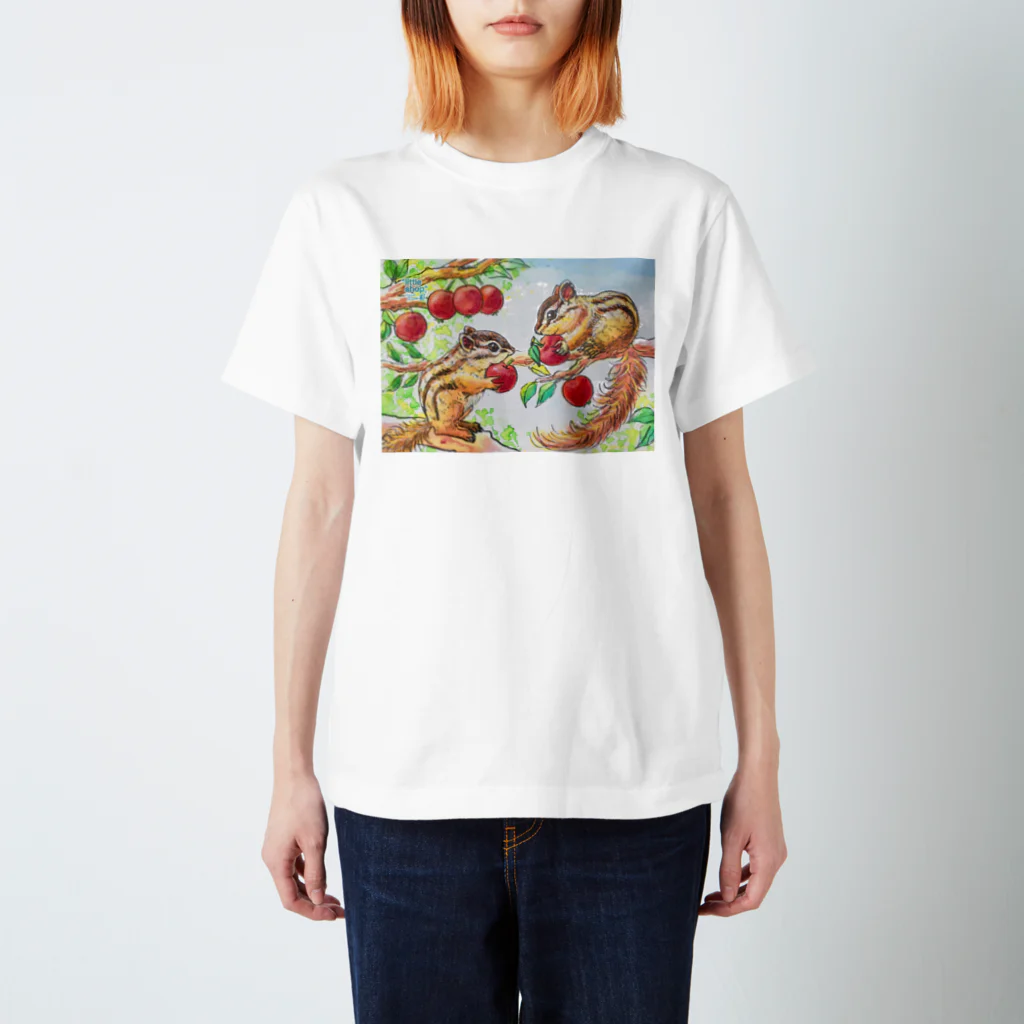 “little shop”福士悦子のシマリスと姫りんご スタンダードTシャツ