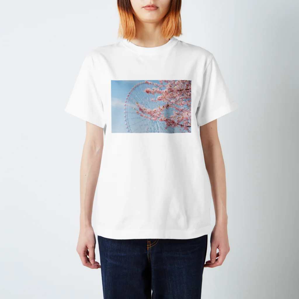 Photographer non.'s shopの観覧車と桜。 スタンダードTシャツ