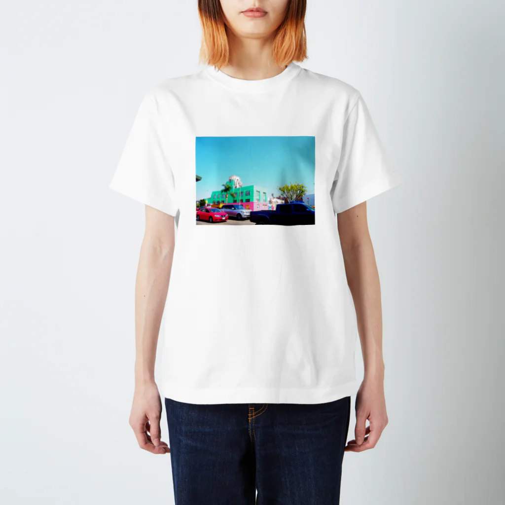 堕天使ストアのかわいい建物 スタンダードTシャツ