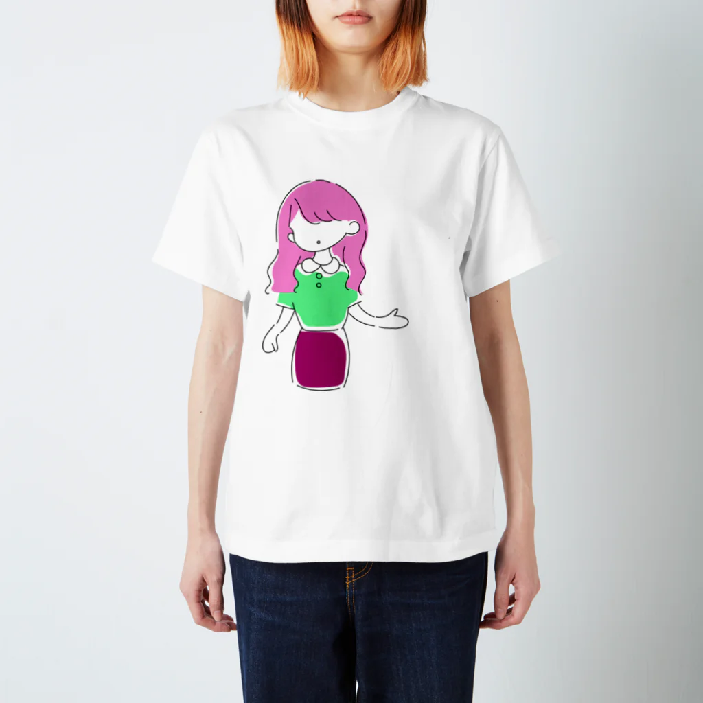 watasi_jkのピンク髪の女 Regular Fit T-Shirt