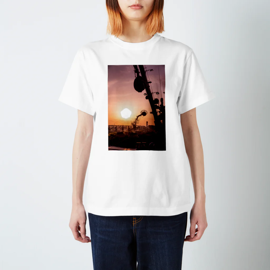 写真プリントの夕焼け小焼け スタンダードTシャツ