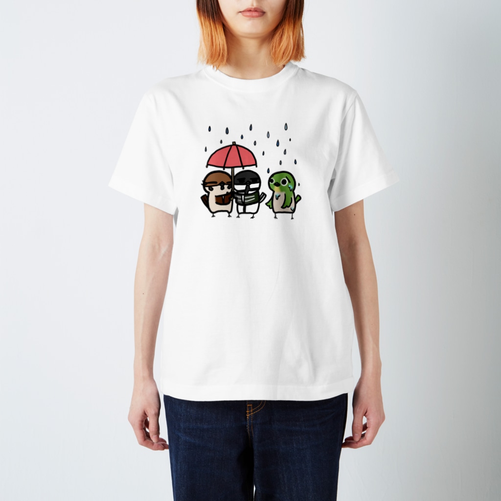 庭にくるコトリからのことりたちの梅雨 Regular Fit T-Shirt