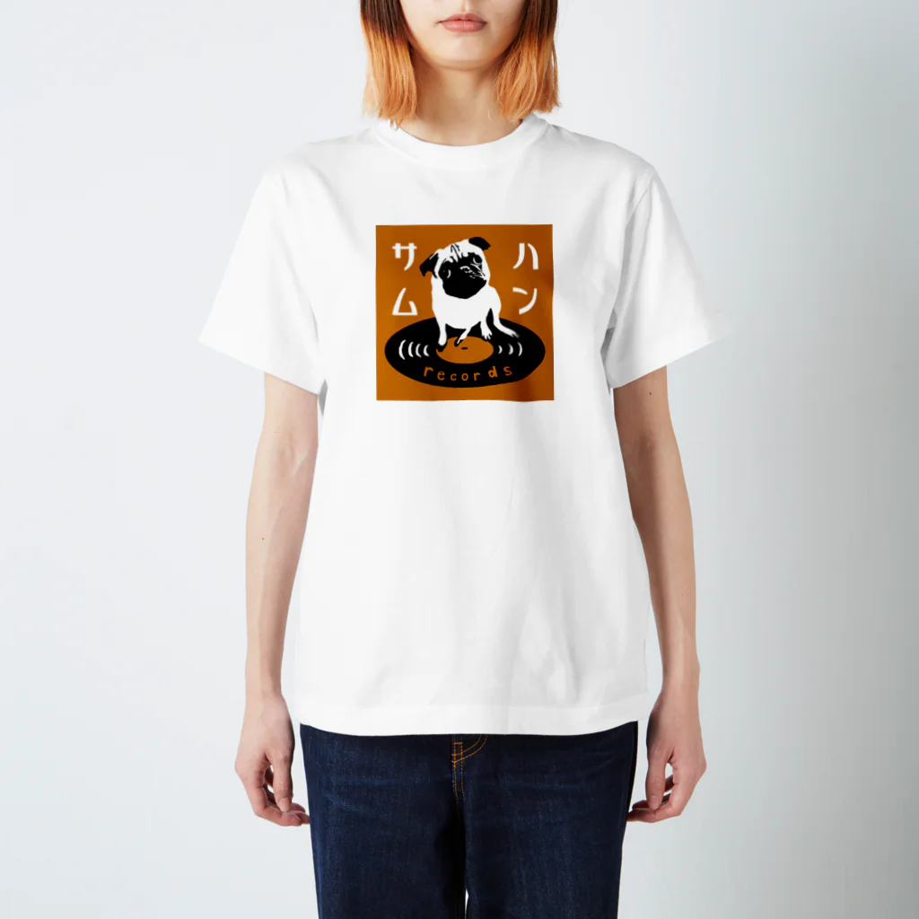 ハンサムレコーズ（湘南レコーズ）のハンサムレコードロゴ（黄色） Regular Fit T-Shirt