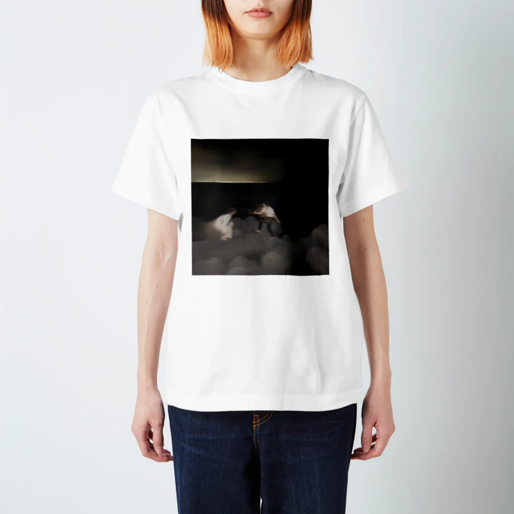 ﾔﾊﾞｲ ﾌｫﾄﾃｨｰｼｬﾂ屋さんの地球滅亡の日🌏 スタンダードTシャツ