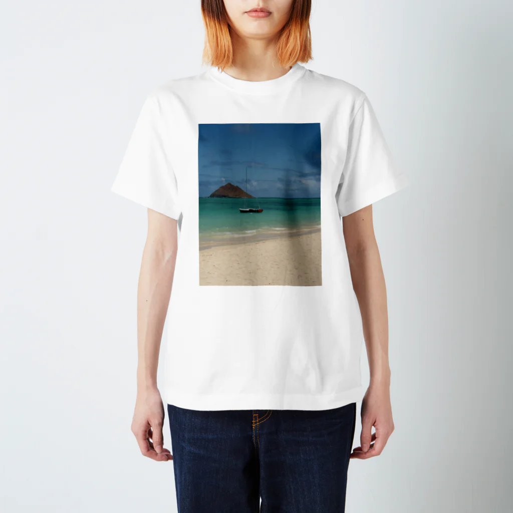 ぐりや's shopのハワイの海と船 スタンダードTシャツ