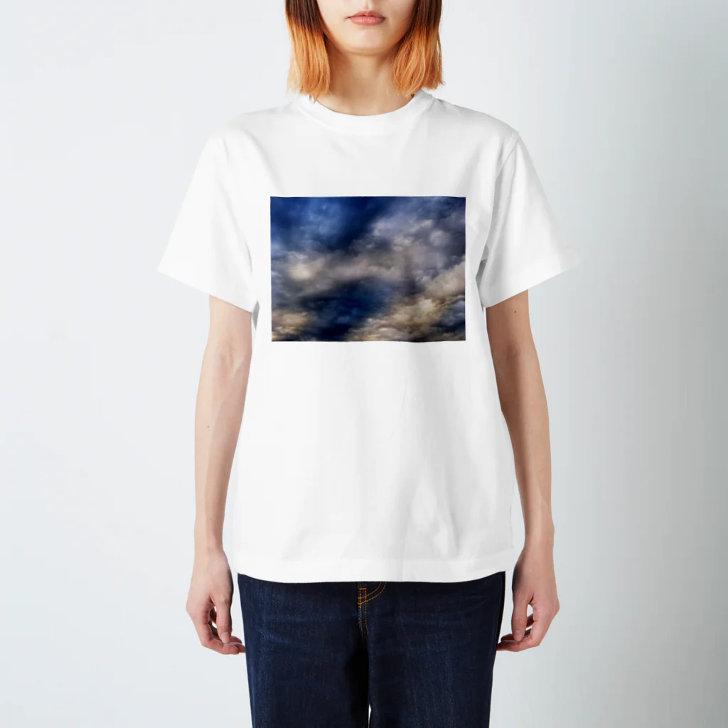 hiroki-naraの荒れる空　DATA_P_143　sky スタンダードTシャツ