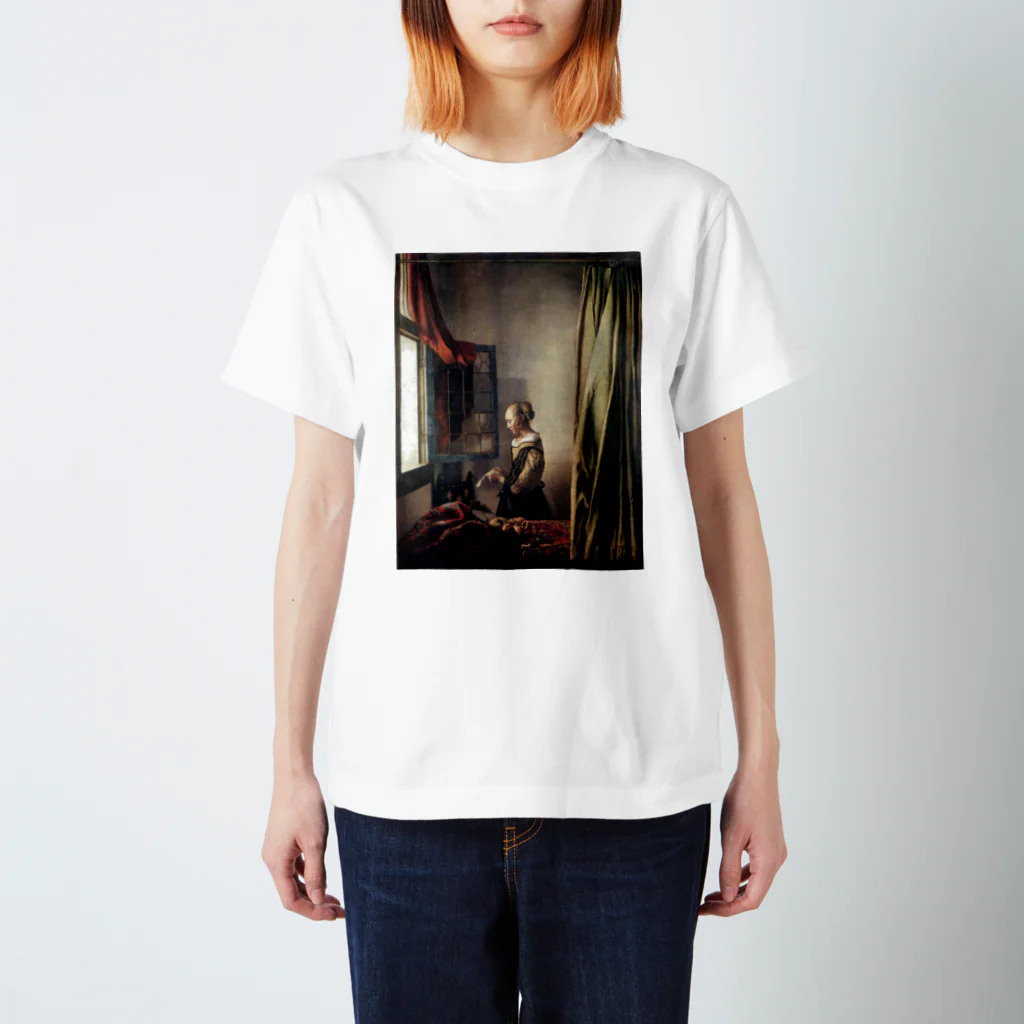 public domainの窓辺で手紙を読む女 / ヨハネス・フェルメール Regular Fit T-Shirt