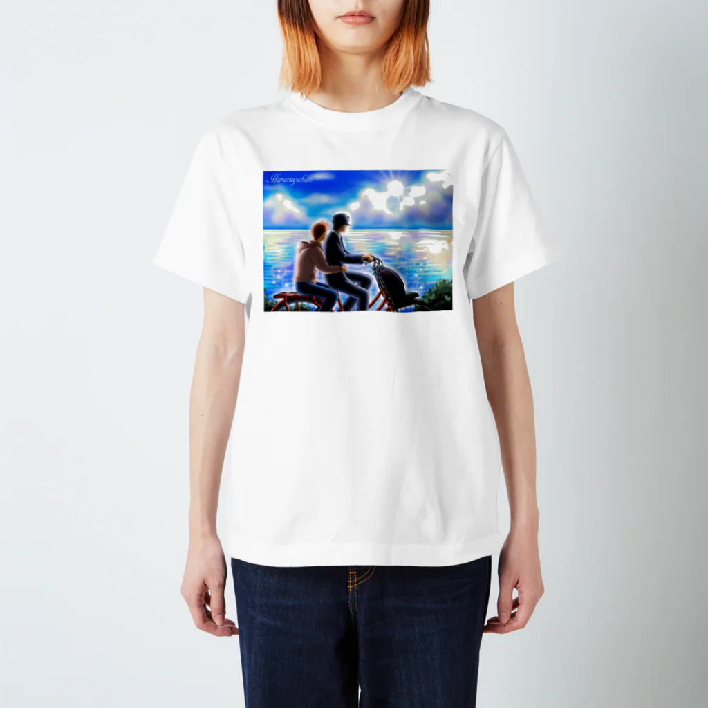 木彫工房もくもっこりの自転車と空と海 スタンダードTシャツ