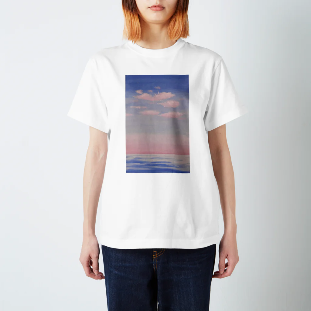 fullmoonの夕暮れの空と海 Regular Fit T-Shirt