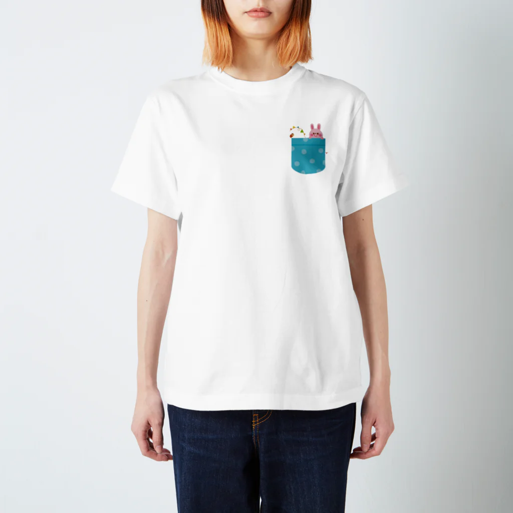 Illustrator イシグロフミカのPocket * うさぎ Regular Fit T-Shirt