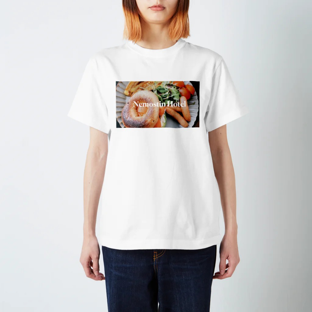 根本宗子オフィシャルグッズの再販Nemostin　Hotel T-shirt Regular Fit T-Shirt