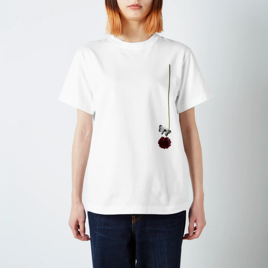 tottoの花と虫(チョウ2) Regular Fit T-Shirt