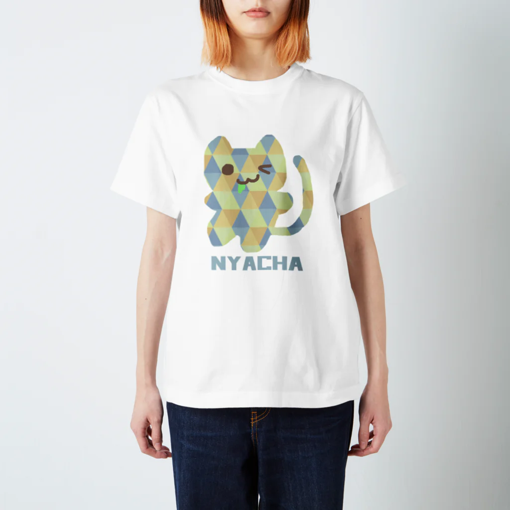 BOOCHA&NYACHAのさんかくガラガラにゃーちゃ、 スタンダードTシャツ