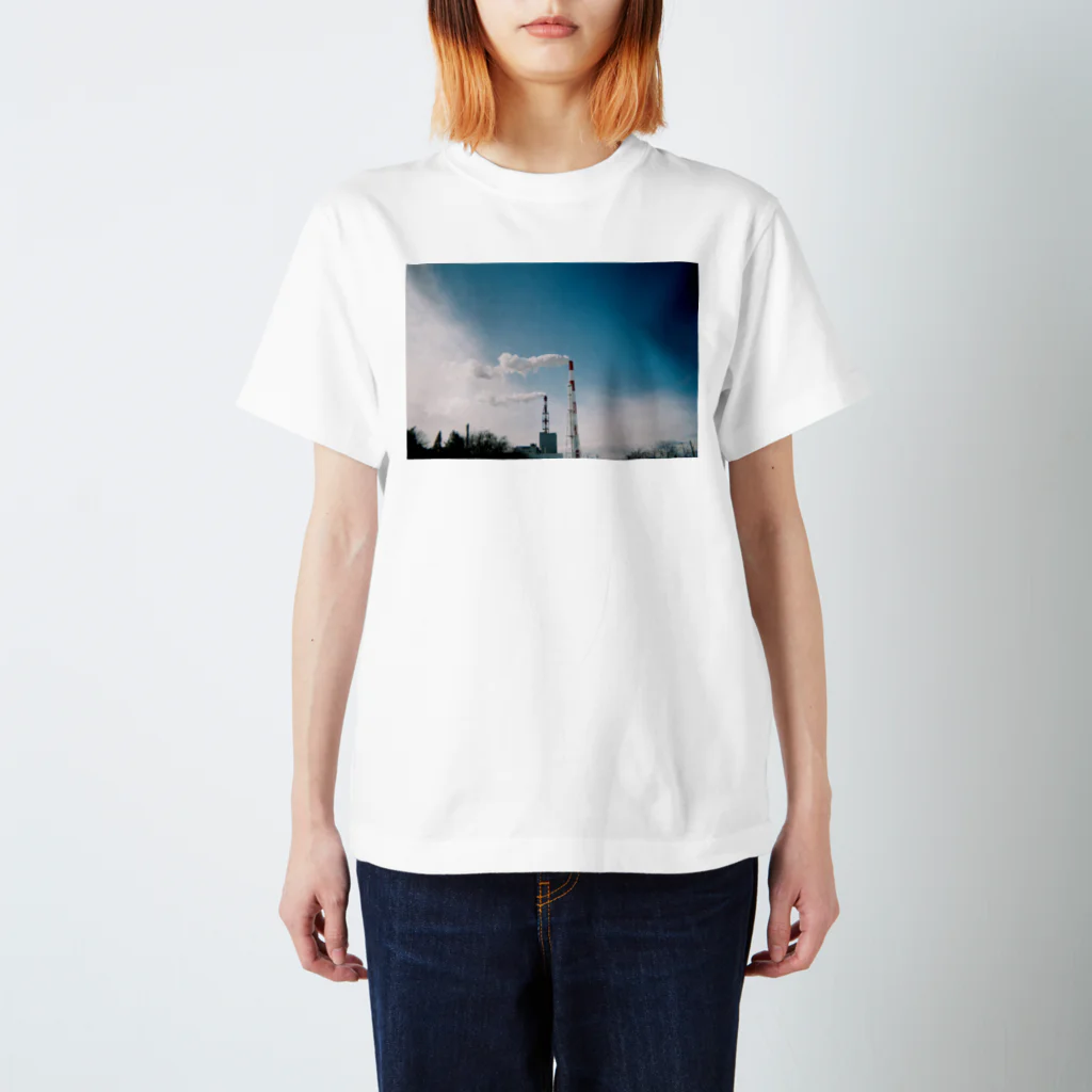 まーまままの苫小牧の空 スタンダードTシャツ