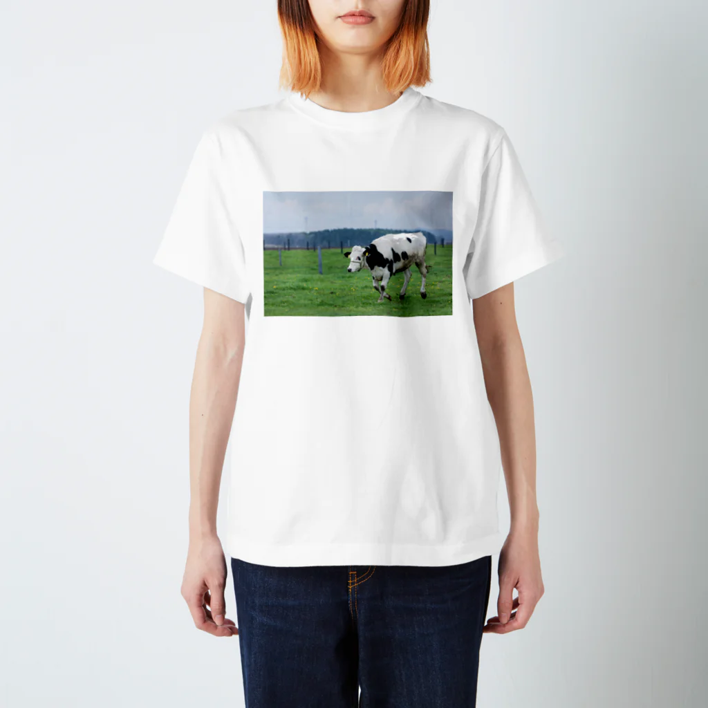 北川 飛鳥の走る牛 スタンダードTシャツ