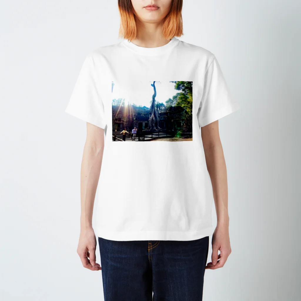 keisuke matsudaのタ・プローム Regular Fit T-Shirt