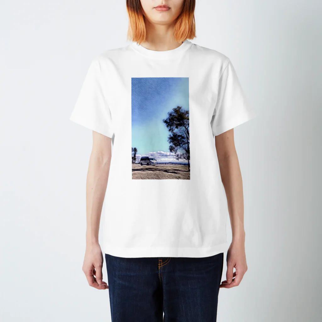 honeybeeの空01 Regular Fit T-Shirt