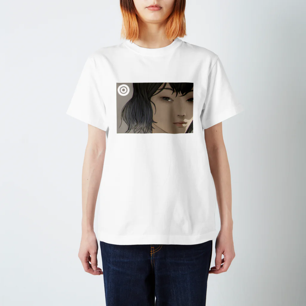 ムスメミユキのつり目の女性 スタンダードTシャツ