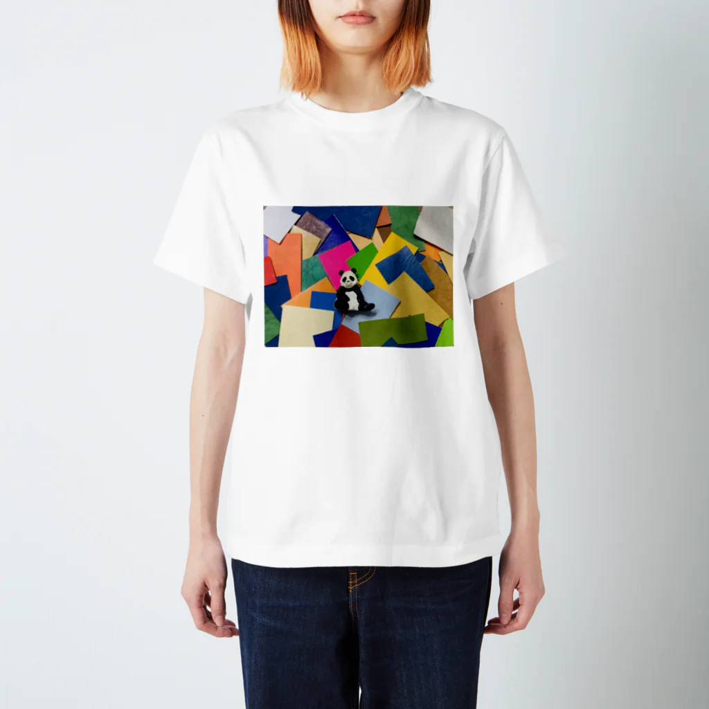 en_madeのパンダの世界 Regular Fit T-Shirt