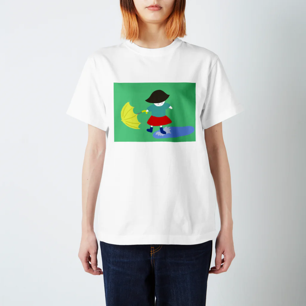 mikitoartの水で遊ぶ女の子 スタンダードTシャツ