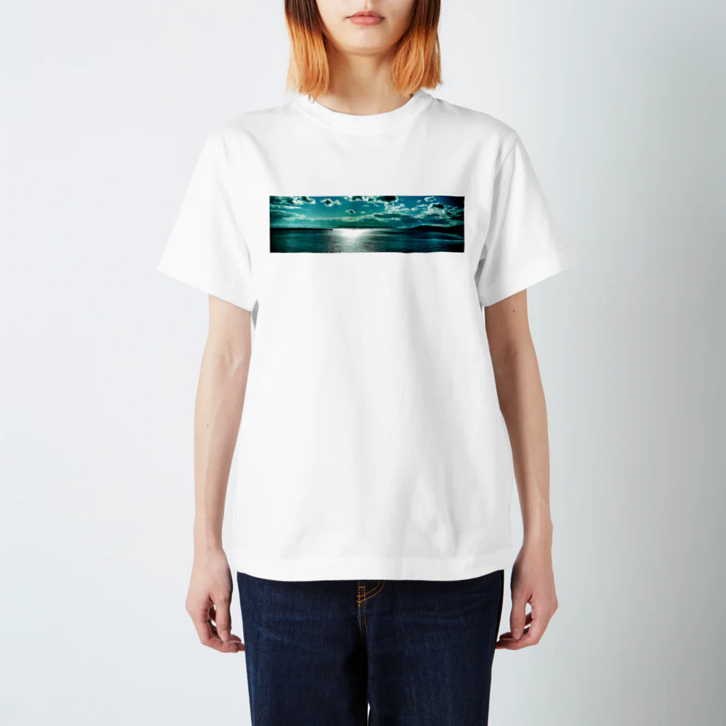 日本風景と自然風景の海と空 Regular Fit T-Shirt