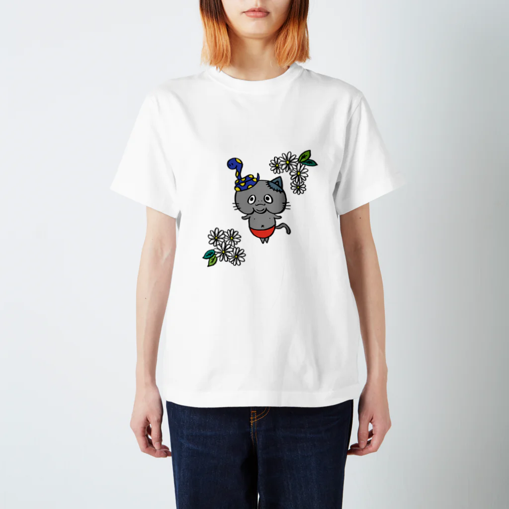 57のヘビとネコゾンビ Regular Fit T-Shirt