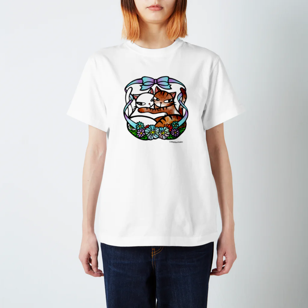 まつり猫ショップの抱き合う猫♡ Regular Fit T-Shirt