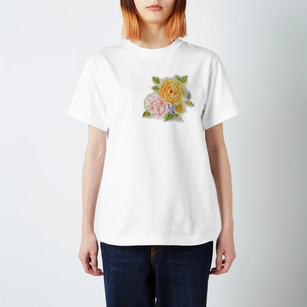 saori*のイエローローズブーケ Regular Fit T-Shirt