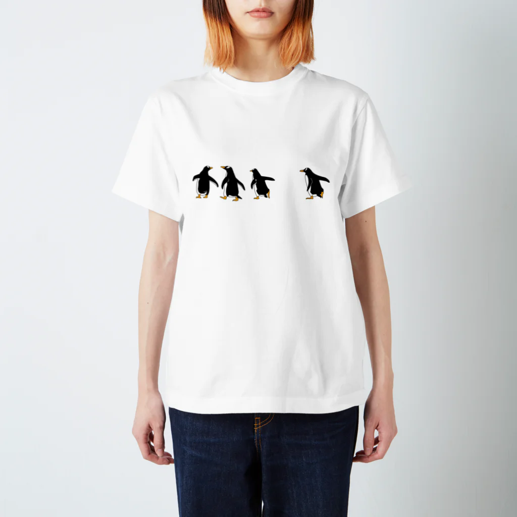 PGcafe-ペンギンカフェ-の急ぐペンギン Regular Fit T-Shirt