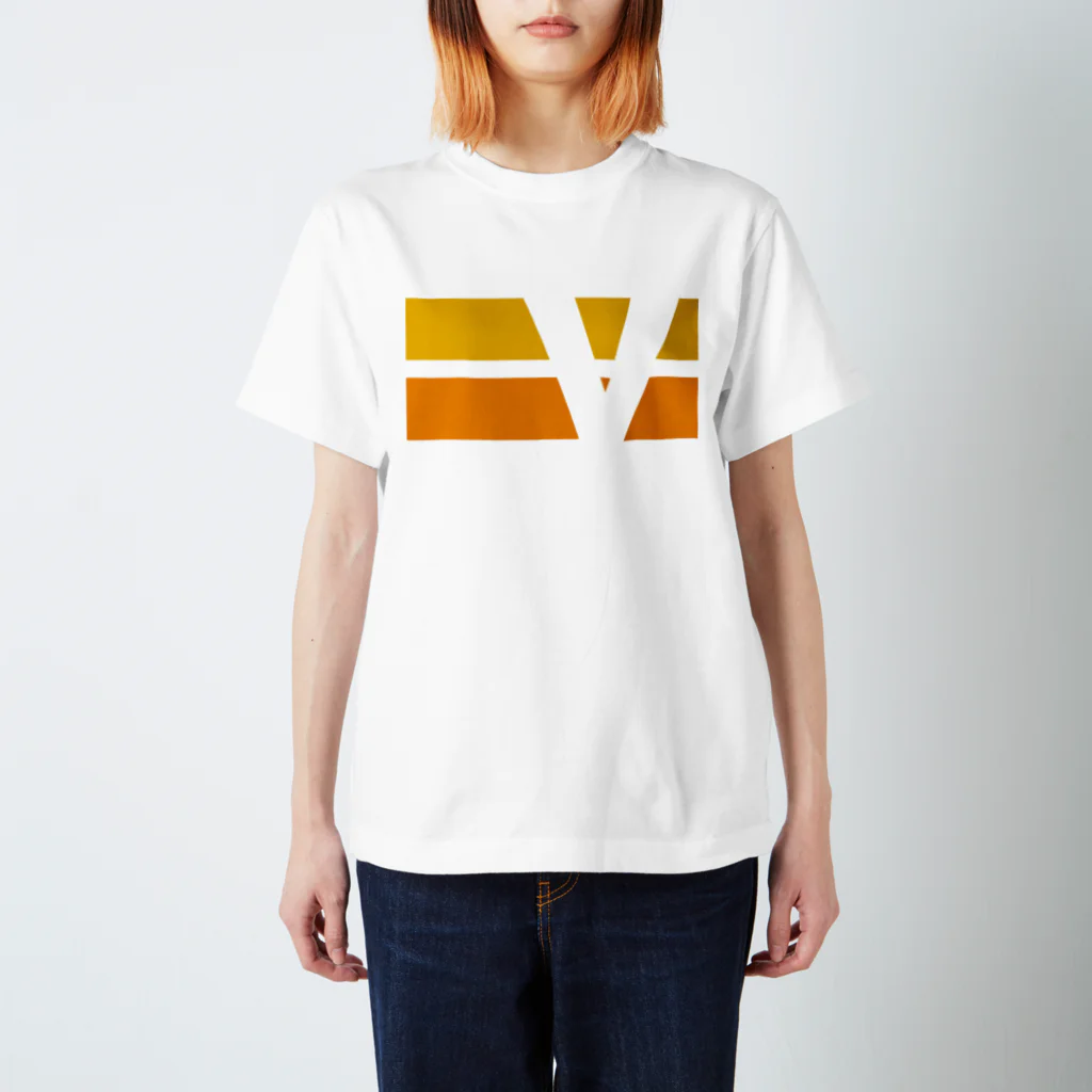 改善のV字回復 Regular Fit T-Shirt